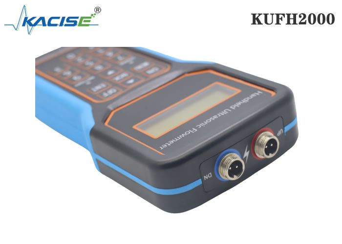 KUFH2000B Máy đo lưu lượng siêu âm cầm tay với chức năng thẻ SD cho ống DN15-DN6000 và độ chính xác ± 1%