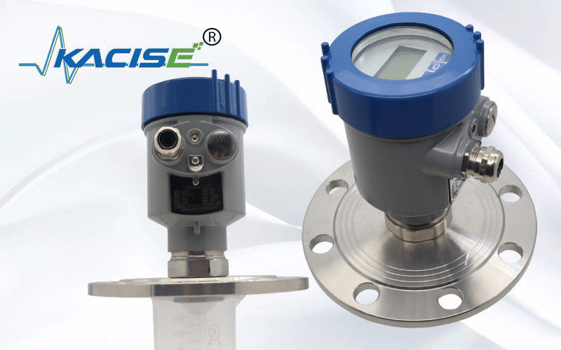 Cảm biến mức độ radar FMCW không tiếp xúc 80GHz với độ chính xác 1mm và bảo vệ IP67 cho bể lưu trữ bùn