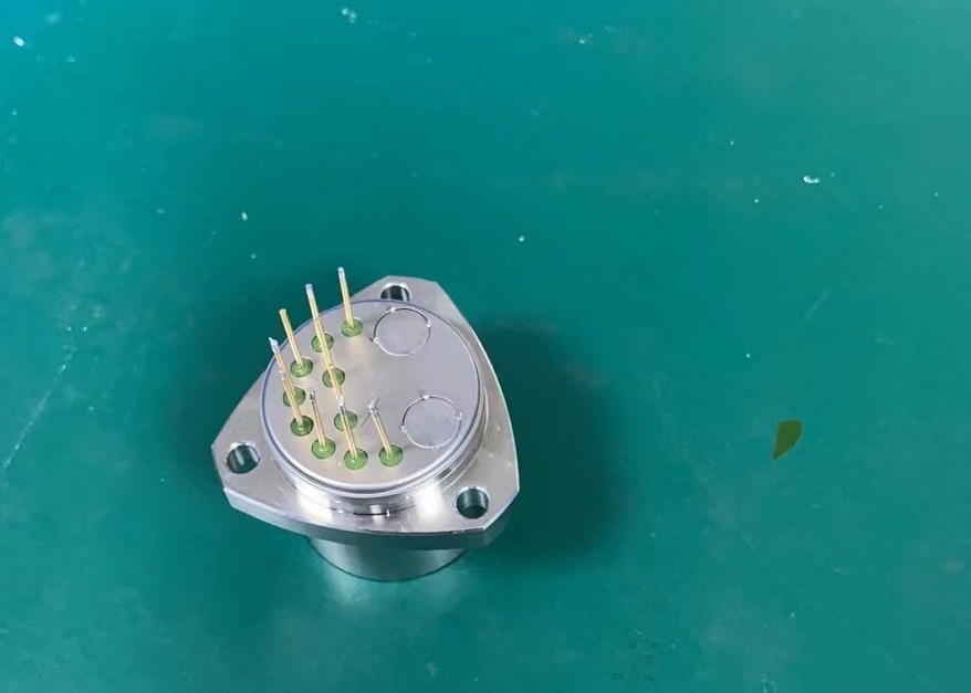 Cảm biến cú sốc 100g và ngưỡng 1 μg Máy đo gia tốc với tính tuyến tính ≤10 μg/g2
