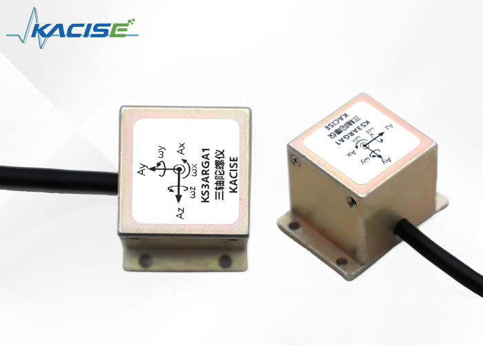 ± 250 °/s Range Triaxial universal angular rate gyro với -45 ̊+80 °C operating temperature range