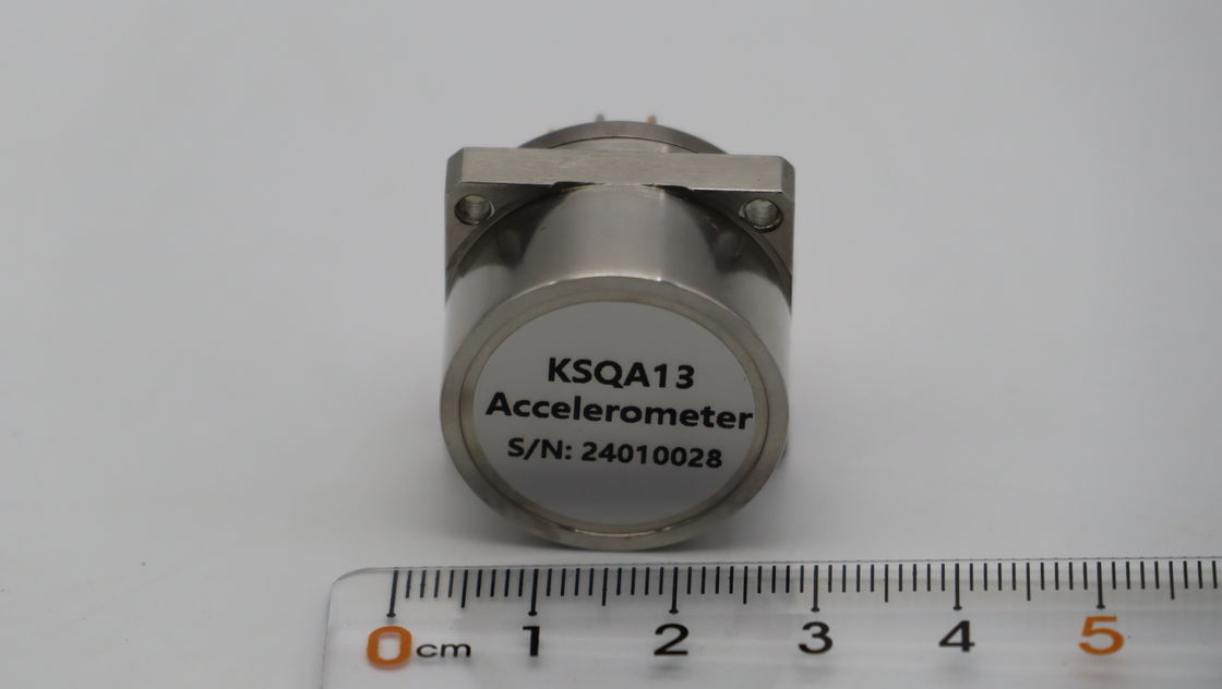 Cảm biến gia tốc chính xác với 2,3 ~ 3,5mA / g Scale Factor 500g Chống va chạm và ± 15g Vibration Peak Sine