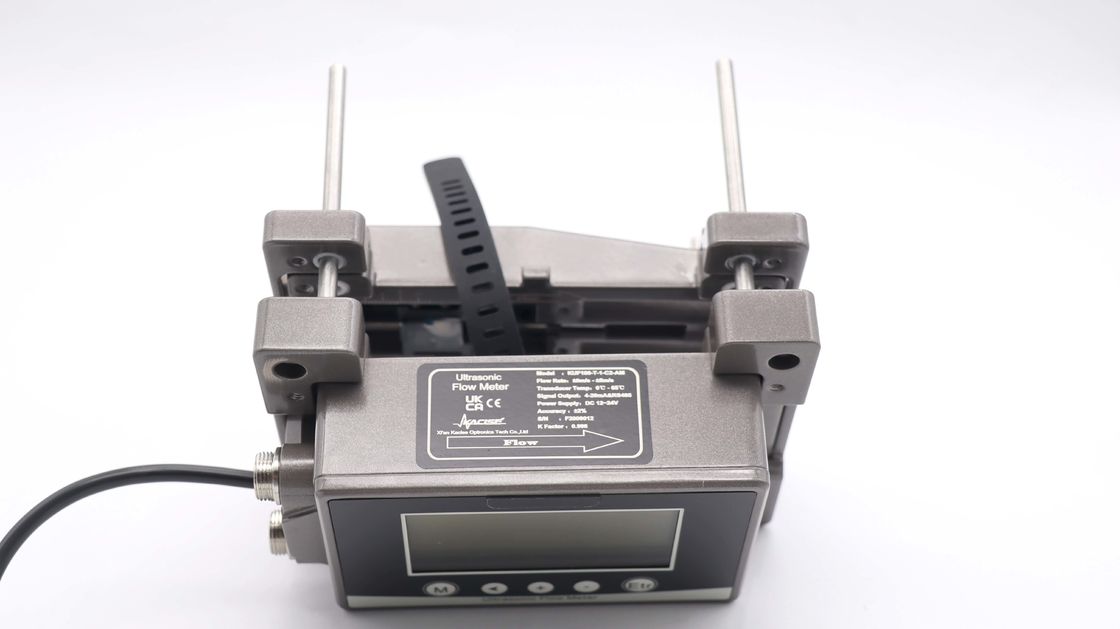 Bộ đo lưu lượng siêu âm KUF100 với đầu ra 4-20mA, vật liệu nhựa công nghiệp và màn hình LCD 256 * 128 chiếu sáng hậu