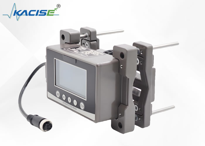 Điện và I / O kết nối M12 Plug hàng không Máy đo lưu lượng siêu âm với màn hình lớn