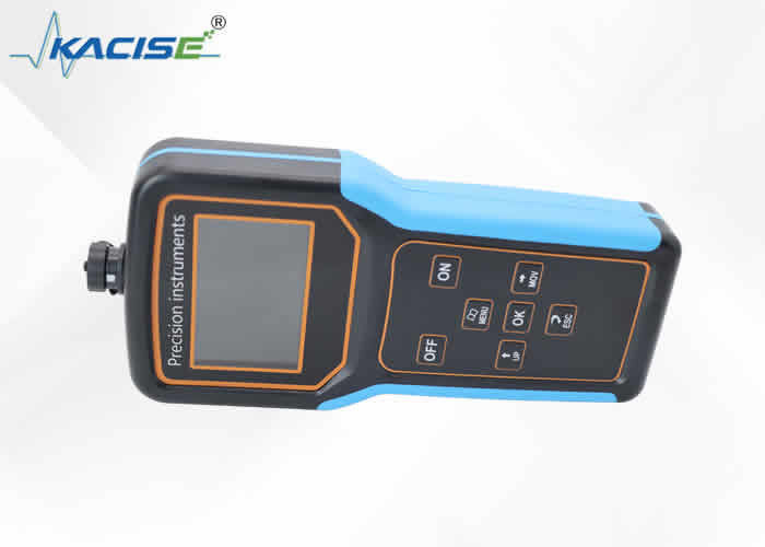 Bộ đo lưu lượng Doppler di động với lớp bảo vệ IP65/IP67, chức năng lưu trữ dữ liệu và pin lithium sạc 12V