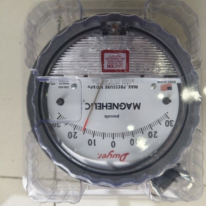 Dwyer Magnehelic 2300-60PA Đường đo áp suất khác biệt với phạm vi 60-0-60 Pa, độ chính xác ± 2% và Khung IP67