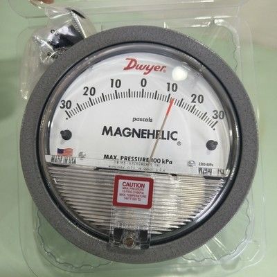 Dwyer Magnehelic 2300-60PA Đường đo áp suất khác biệt với phạm vi 60-0-60 Pa, độ chính xác ± 2% và Khung IP67