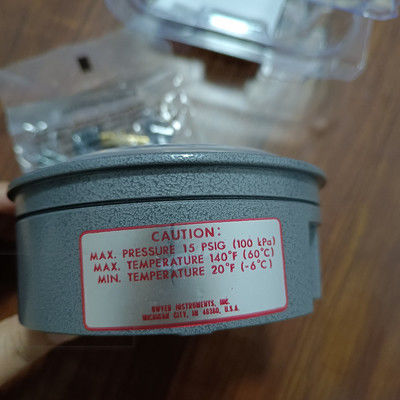 Dwyer Series 2000 Magnehelic Differential Pressure Gauge với 0-60 trong phạm vi w.c ± 2% Độ chính xác và kết nối 1/8 NPT