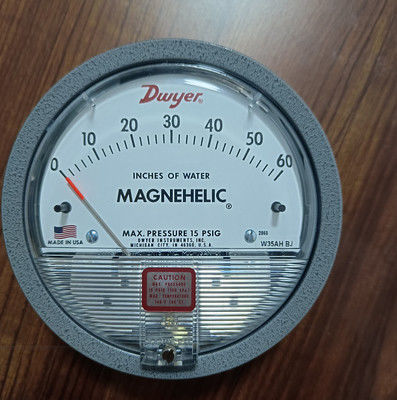 Dwyer Series 2000 Magnehelic Differential Pressure Gauge với 0-60 trong phạm vi w.c ± 2% Độ chính xác và kết nối 1/8 NPT