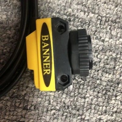 Banner QS18VP6D Diffuse Photoelectric Sensor với phạm vi cảm biến 450 mm IP67 NEMA 6 Rated and Complementary PNP Output