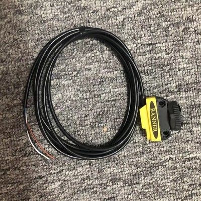 Banner QS18VP6D Diffuse Photoelectric Sensor với phạm vi cảm biến 450 mm IP67 NEMA 6 Rated and Complementary PNP Output