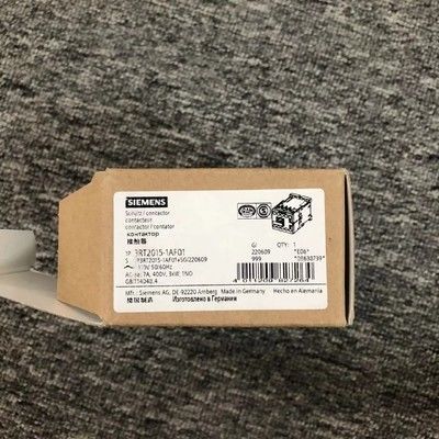 Bộ tiếp điểm nguồn 3 cực Siemens 3RT2015-1AF01 với dòng điện định mức 7 A và điện áp cuộn dây xoay chiều 110 V