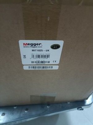 Megger MIT1025-UK Máy kiểm tra cách điện với đầu ra, kháng cự 20 Teraohms, điện áp thử nghiệm đa phạm vi 10kV