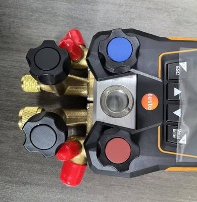 testo 557s Smart Vacuum Kit với vòi - Smart Digital manifold với ống hút không dây và các đầu dò nhiệt độ không dây và 4 bộ vòi