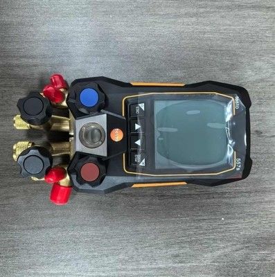 testo 557s Smart Vacuum Kit với vòi - Smart Digital manifold với ống hút không dây và các đầu dò nhiệt độ không dây và 4 bộ vòi
