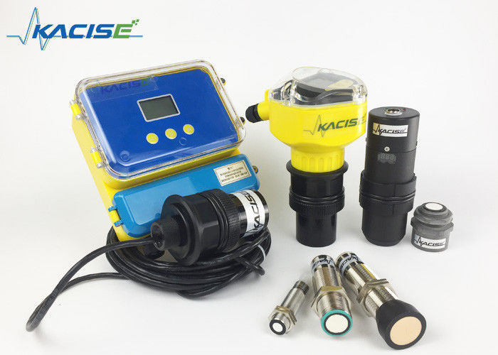 Máy đo mực nước siêu âm tích hợp với nguồn điện 24V DC và độ chính xác cao 0,5% để đo không tiếp xúc